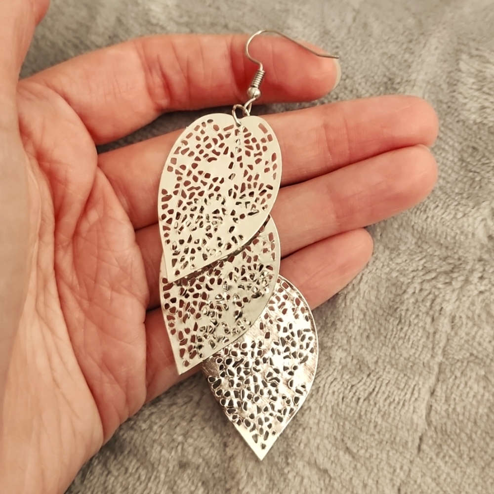 BOGOF Leaf shaped costume jewelry